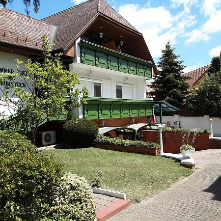 St Hubertus Panzio Bed & Breakfast Heviz Bagian luar foto