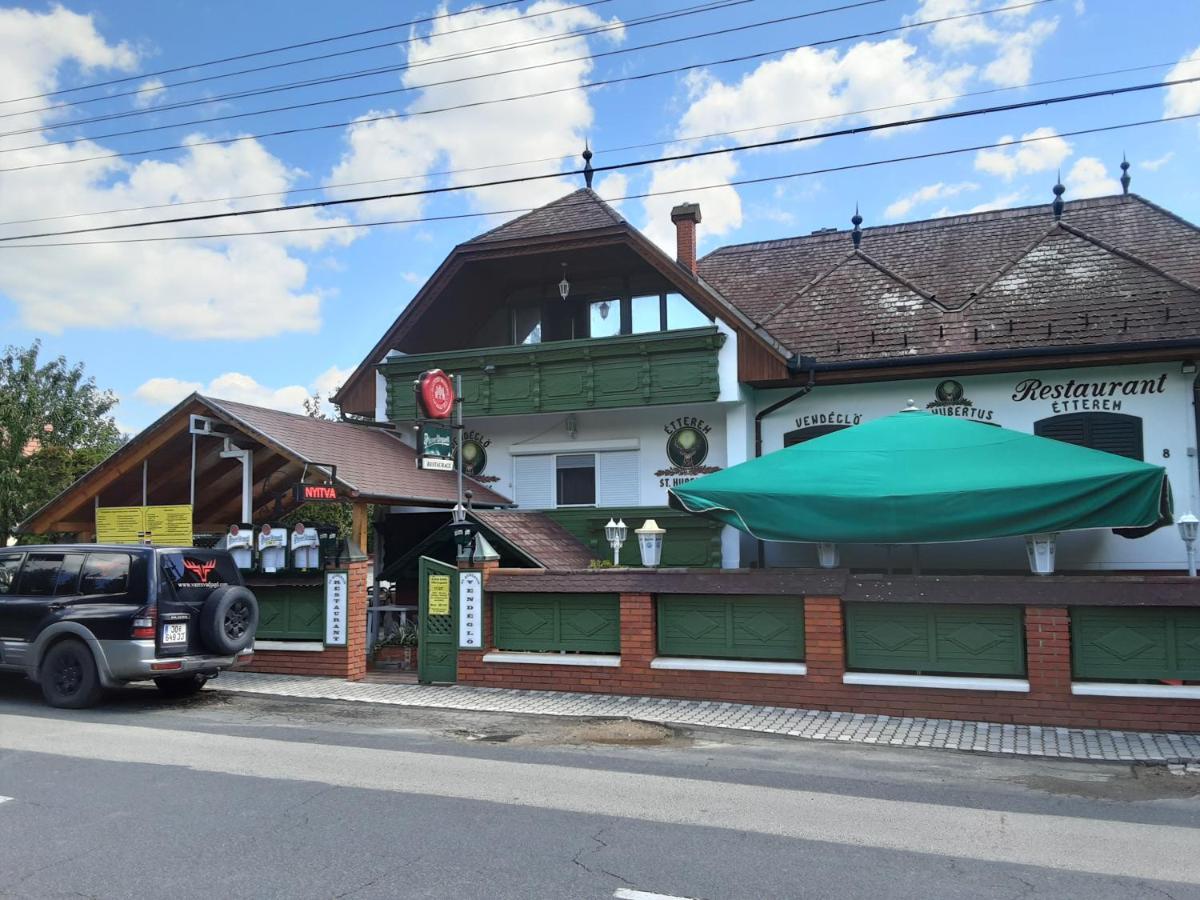 St Hubertus Panzio Bed & Breakfast Heviz Bagian luar foto