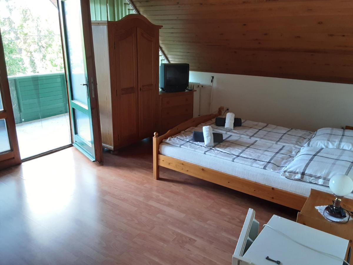 St Hubertus Panzio Bed & Breakfast Heviz Bagian luar foto
